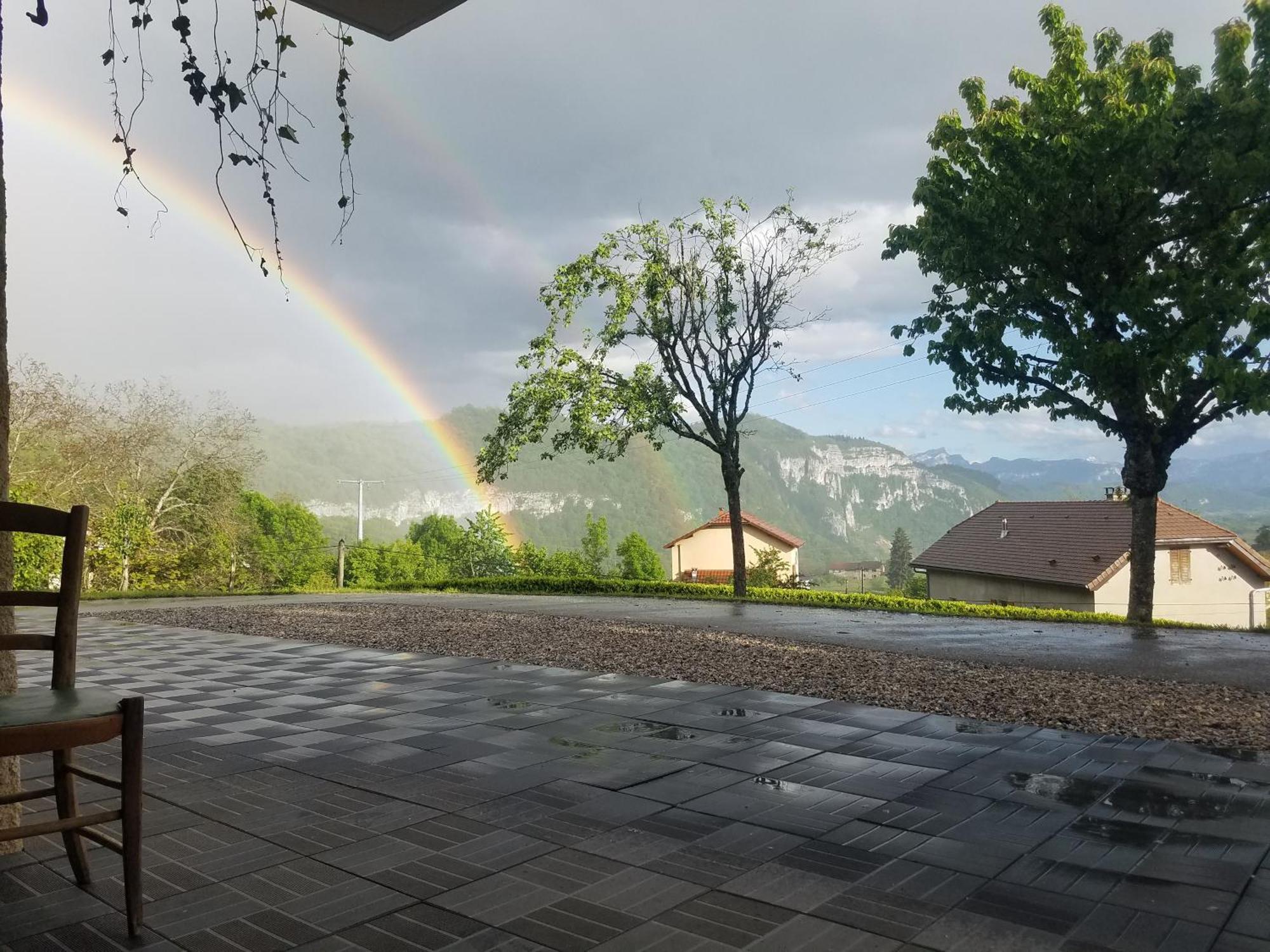 Un Pied Devant L'Autre Sainte-Marie-D'Alvey Exterior foto